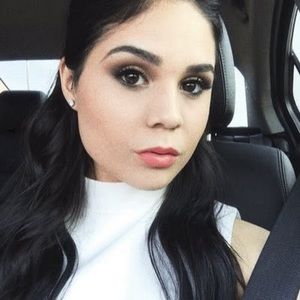 Meet your Posher, Yanelly